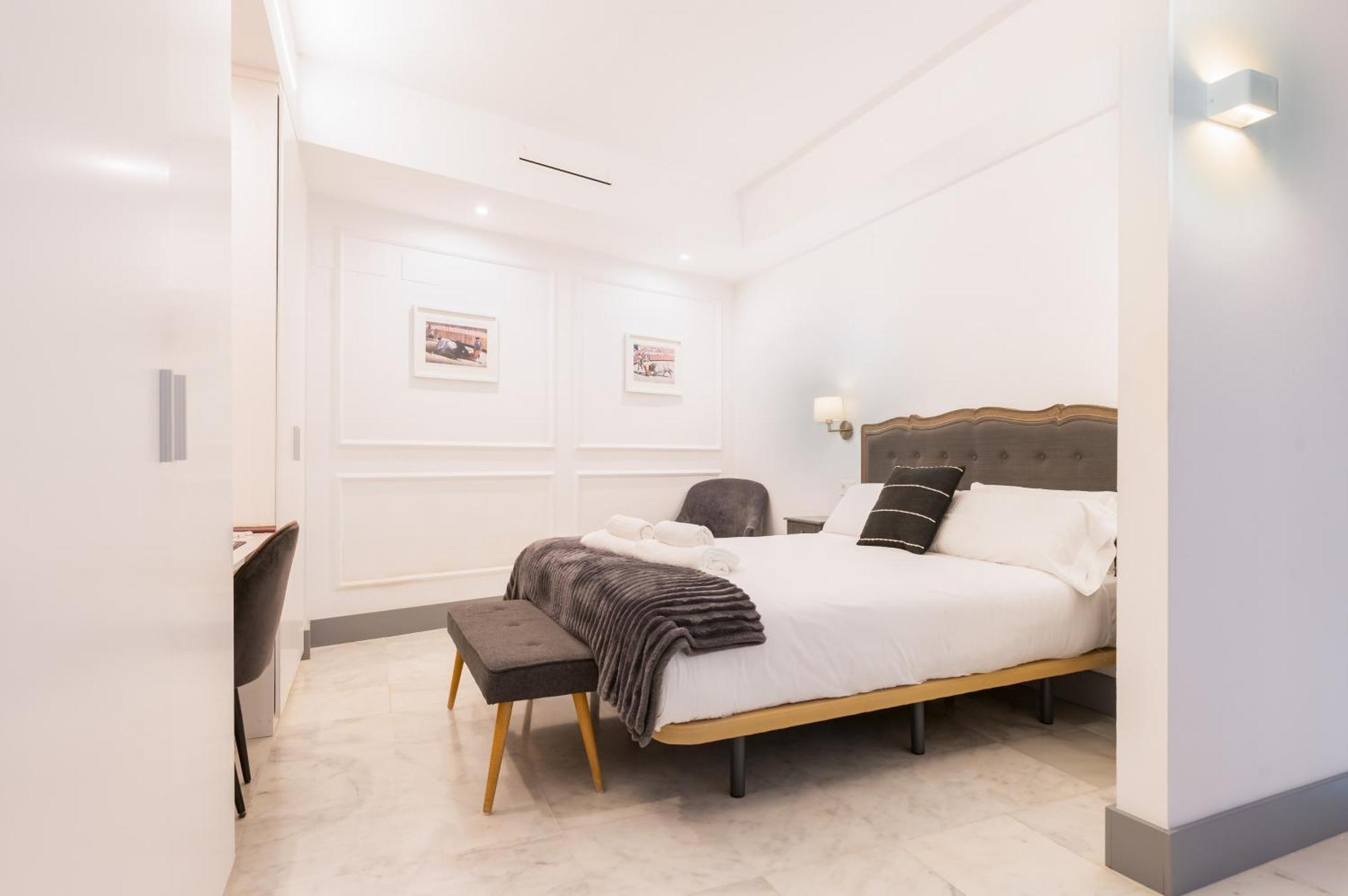 Panther Home Francos Sevilla Exteriör bild
